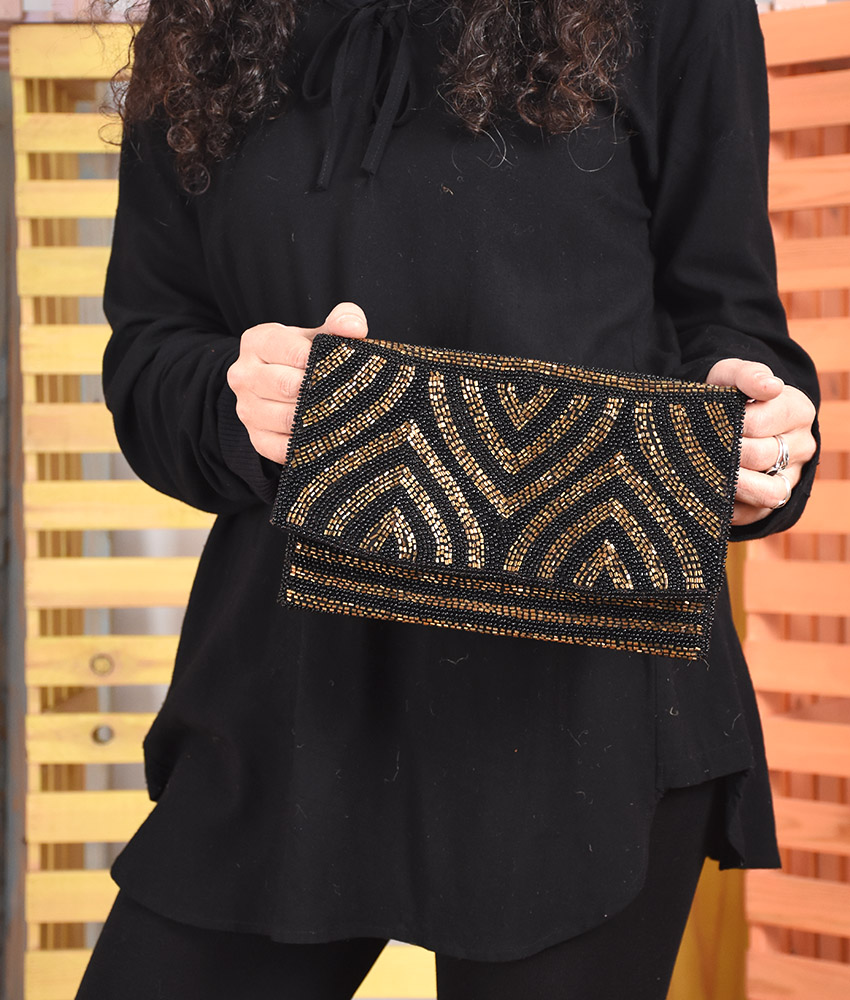 Black and Gold  Gold clutch bag, Bags, Beaded bags