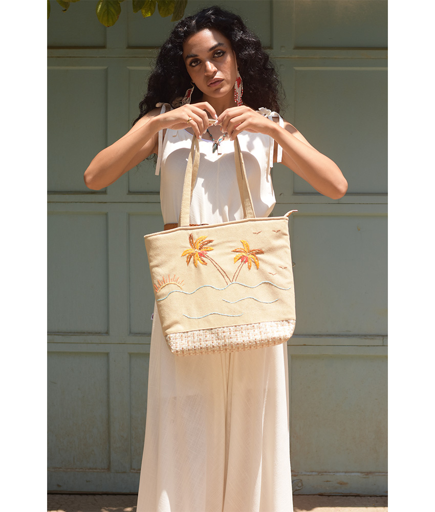 Off white Embroidered Palm Linen Tote Bag handmade in Egypt & available at Jozee Boutique.handmade in Egypt & available at Jozee Boutique.